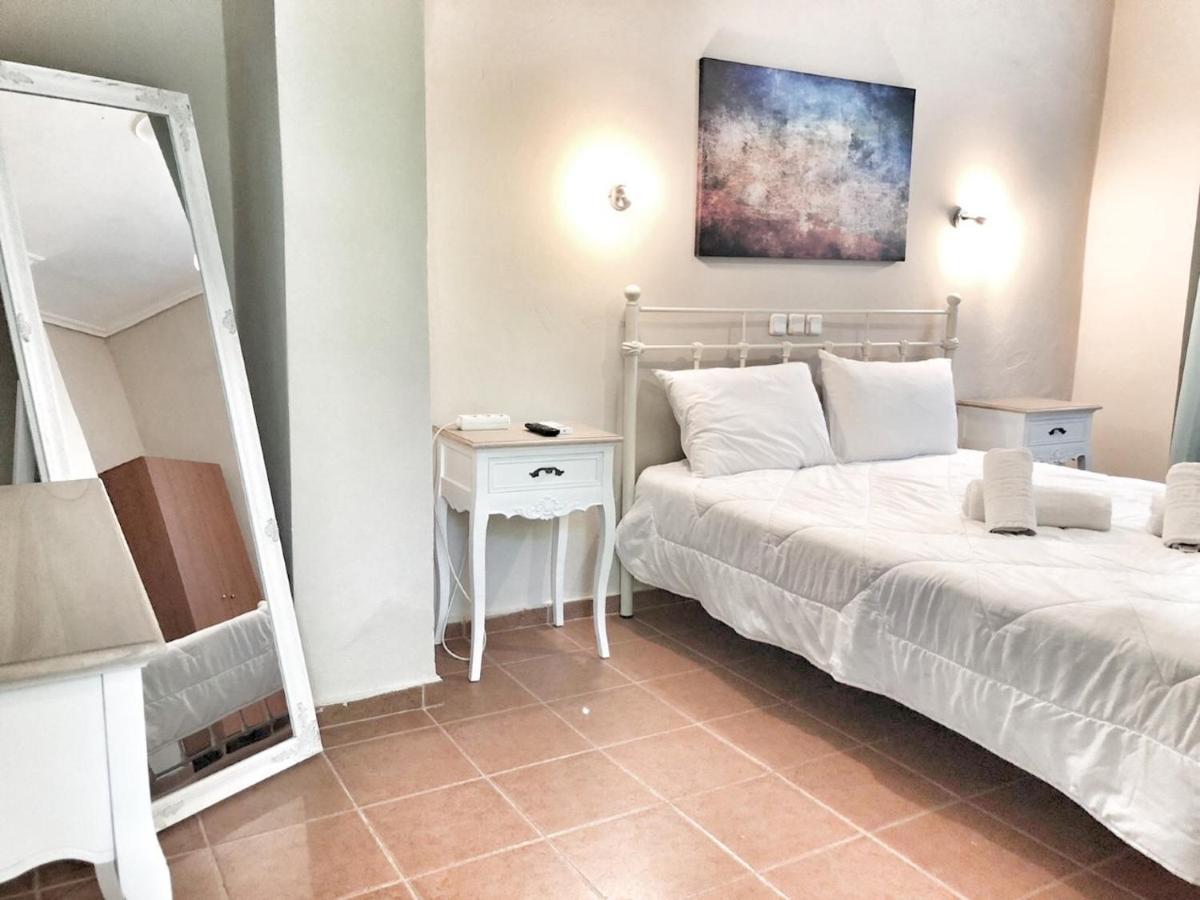 Hotel Kastri Garden Apartment Loutra Edipsou  Eksteriør billede